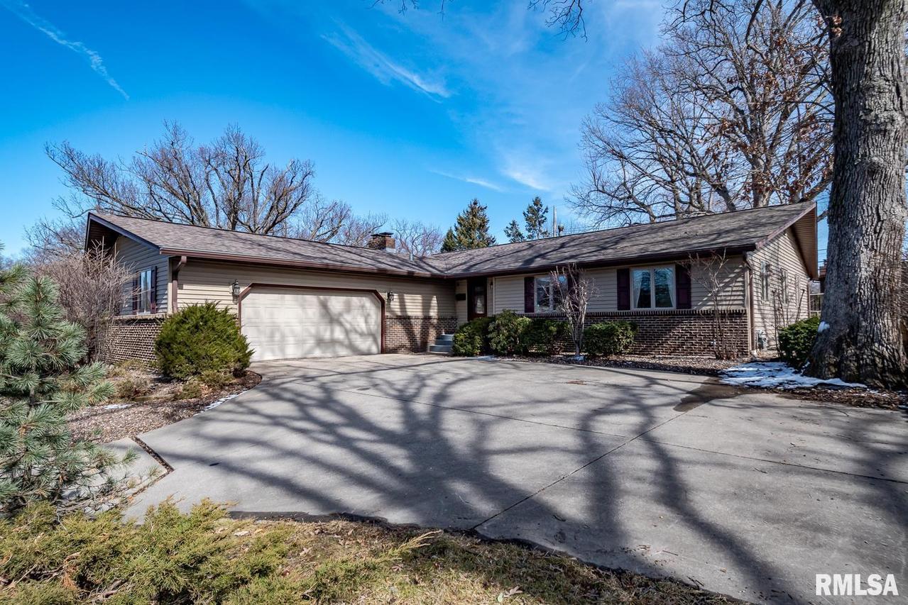 3440 45th Street Ct., Moline, IL 61201