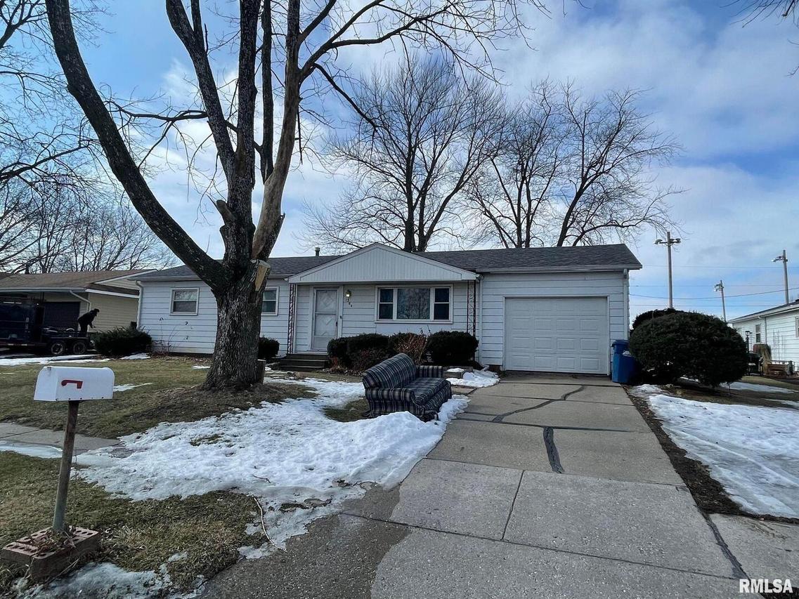 1306 15th St., Silvis, IL 61282