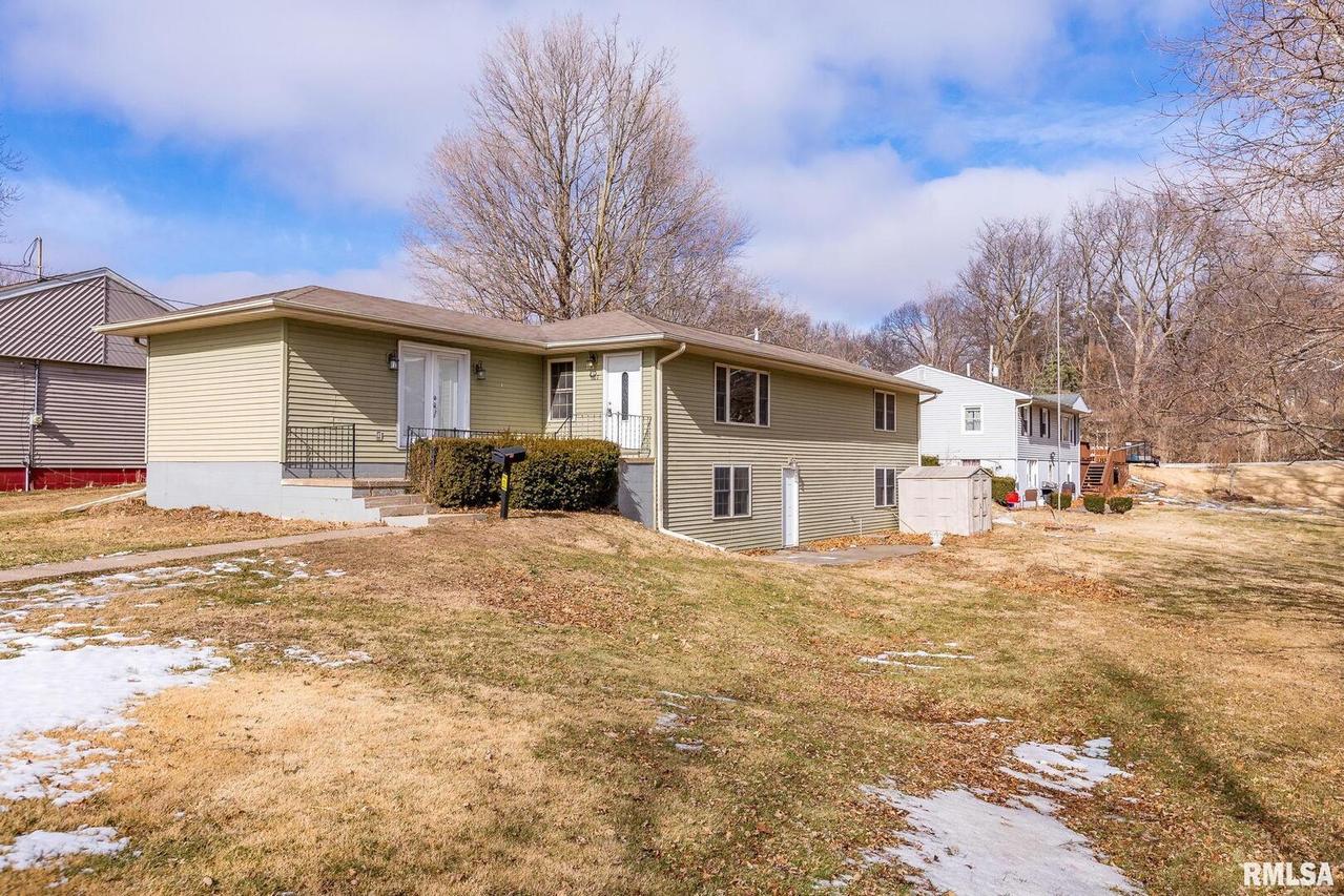 1107 S College Ave., Aledo, IL 61231