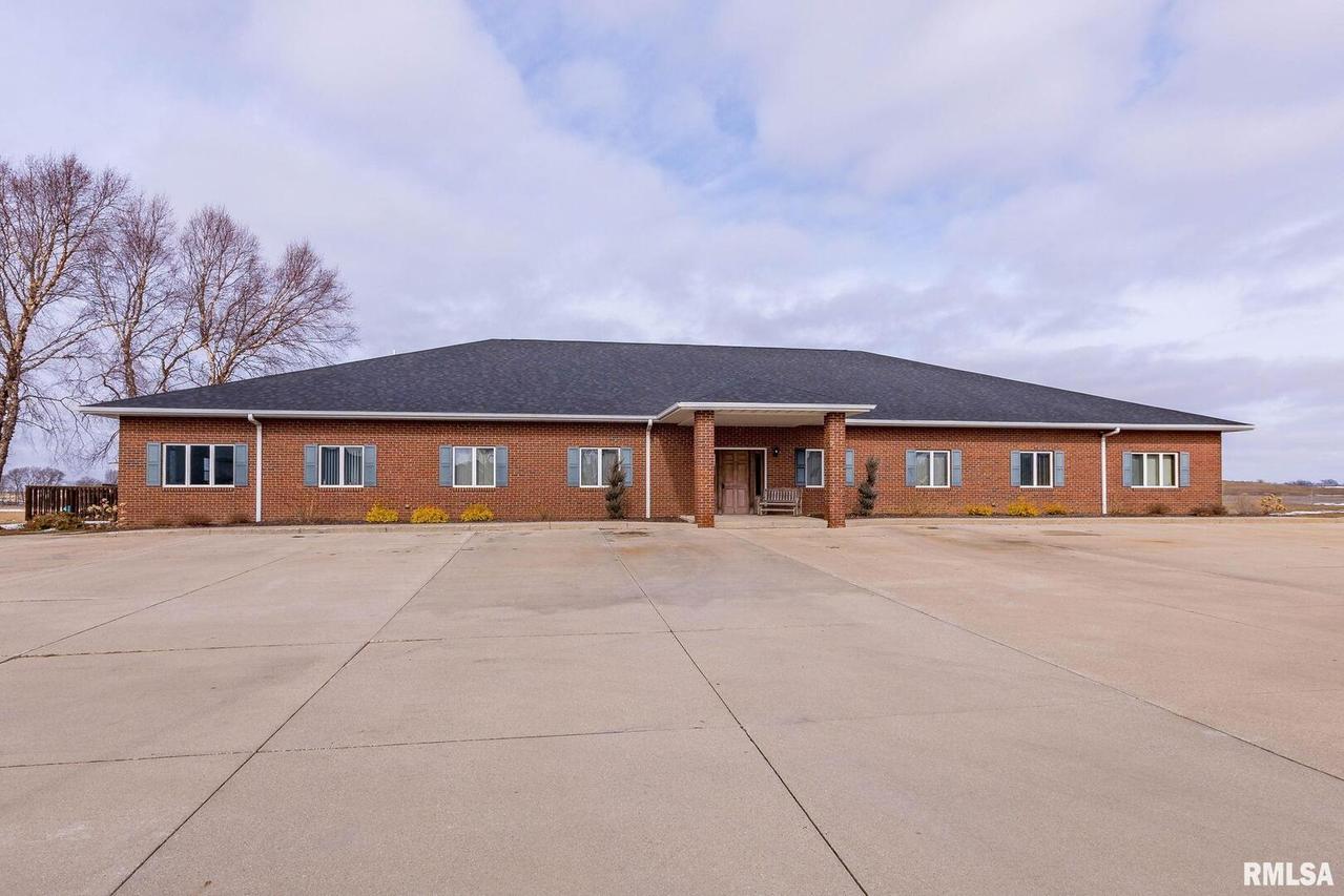 27421 135th Ave., Cordova, IL 61242