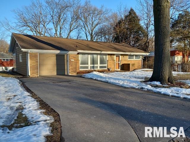 3006 15th St., Moline, IL 61265