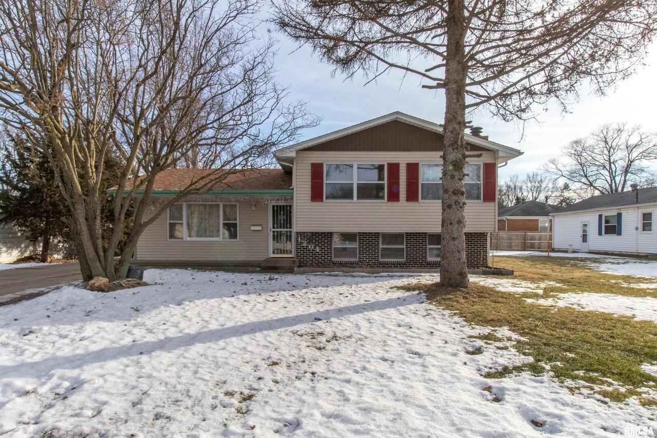 1204 30th Ave., East Moline, IL 61244