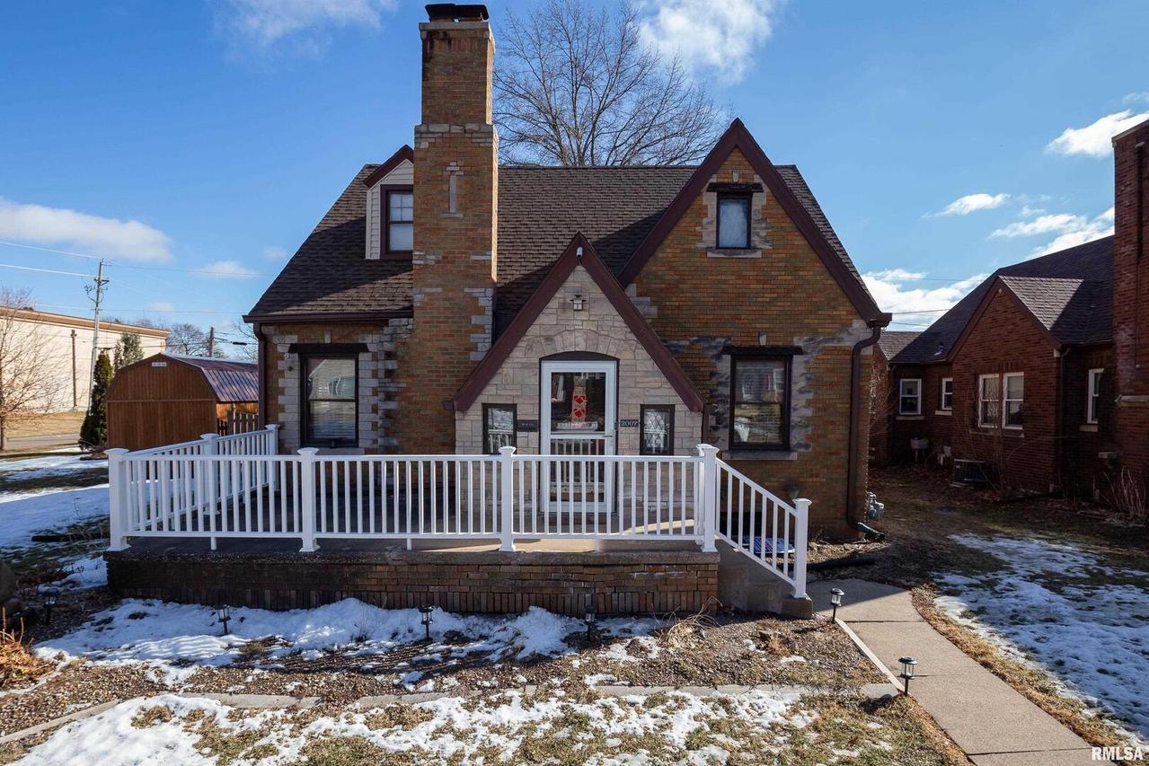 2007 37th St., Rock Island, IL 61201