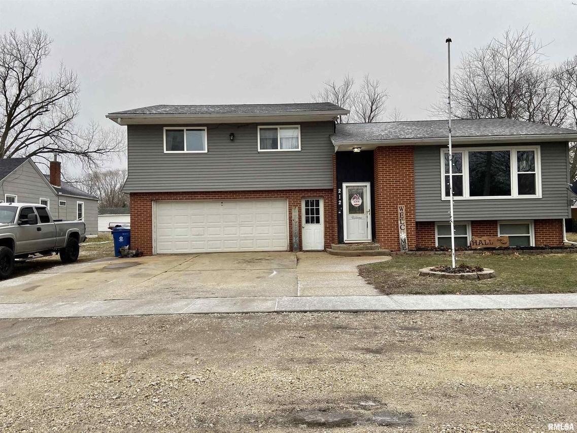 212 10th St., Cordova, IL 61242