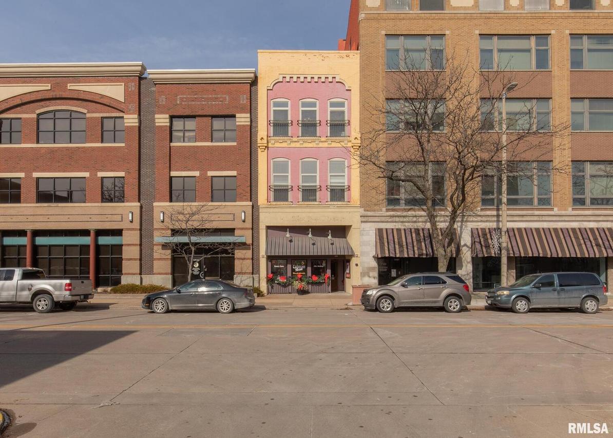 1623 2nd Ave. #300, Rock Island, IL 61201