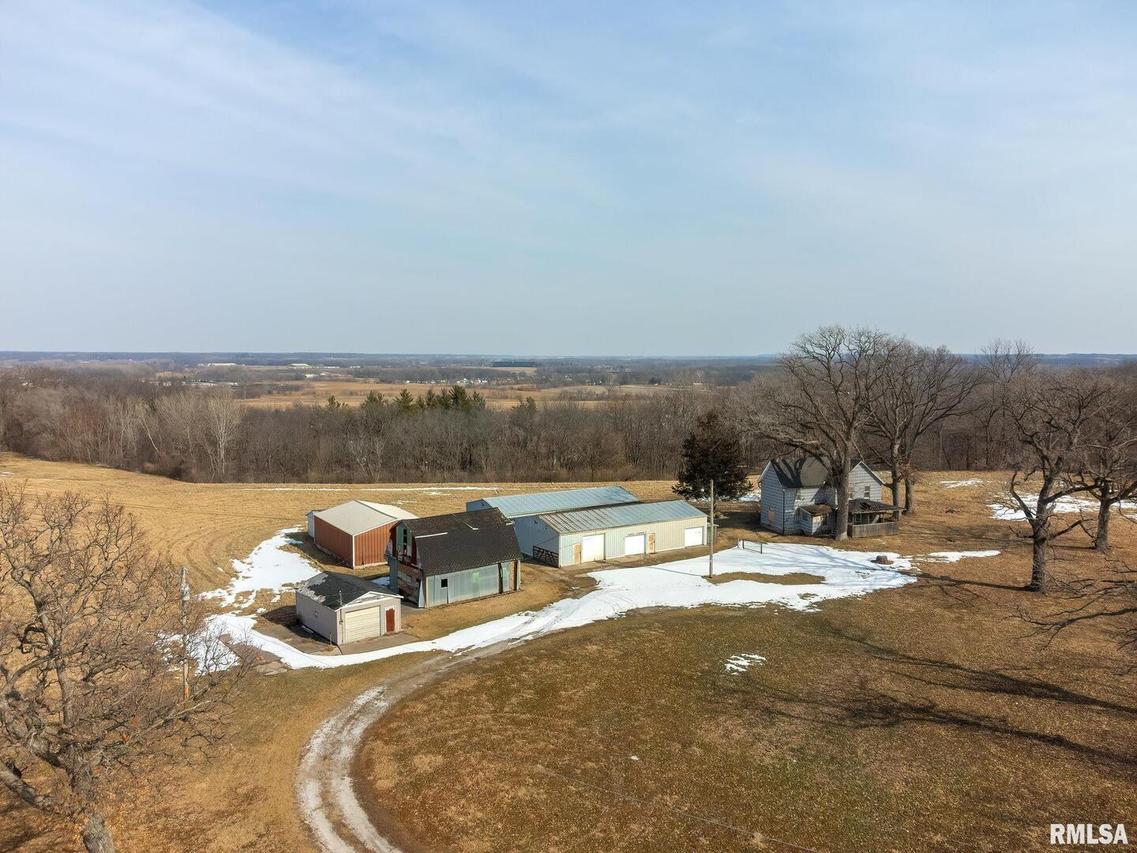 459 Pleasant Ave., Carbon Cliff, IL 61239