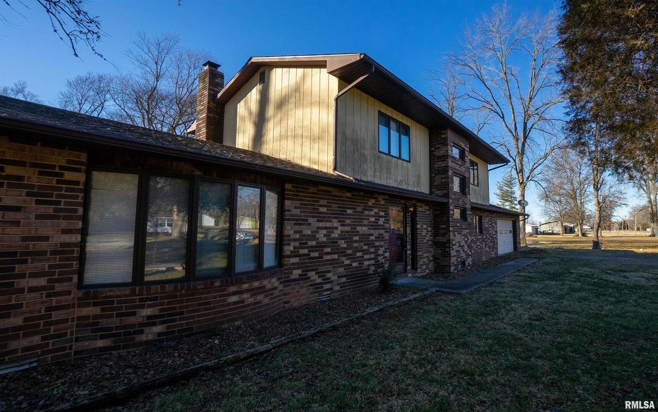 487 N Howard St., Duquoin, IL 62832