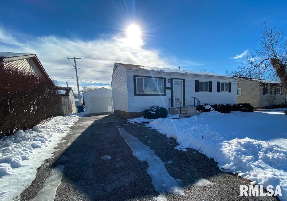 934 39th Ave., East Moline, IL 61244