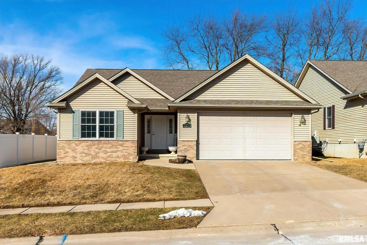 327 43rd Ave., East Moline, IL 61244