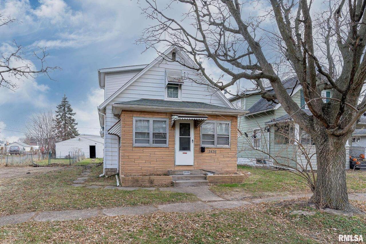 2426 15th St., Moline, IL 61265