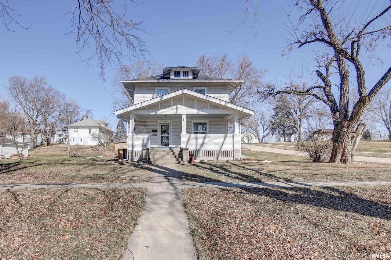 829 11th Ave., Fulton, IL 52732