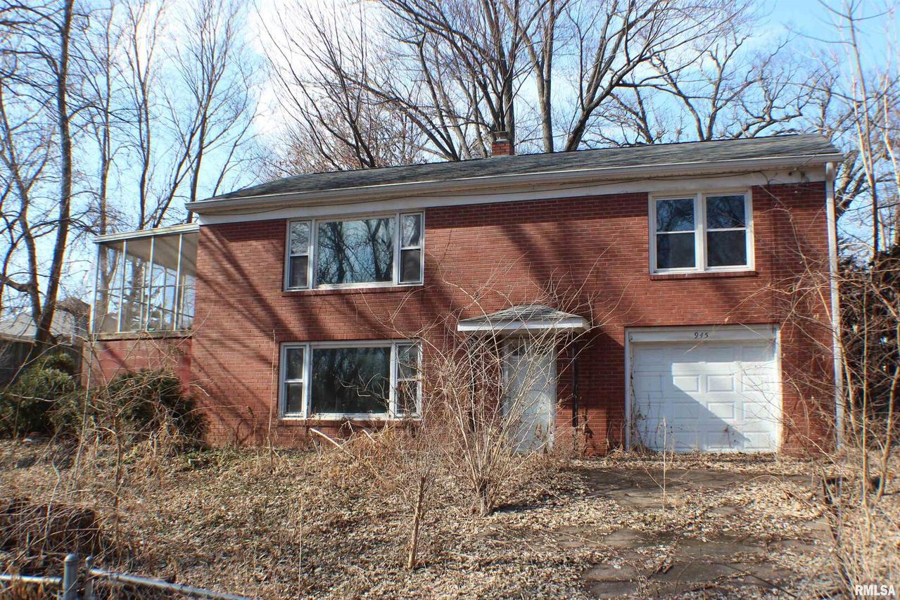 945 26th St., Moline, IL 61265