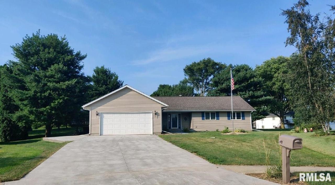 204 Maple Ln., Fulton, IL 61252