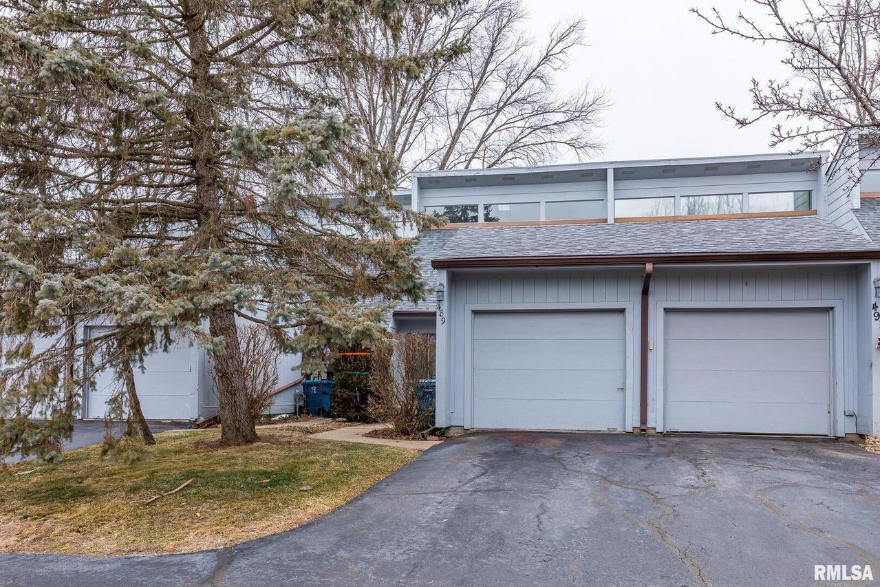 489 44th Ave. #6, East Moline, IL 61244