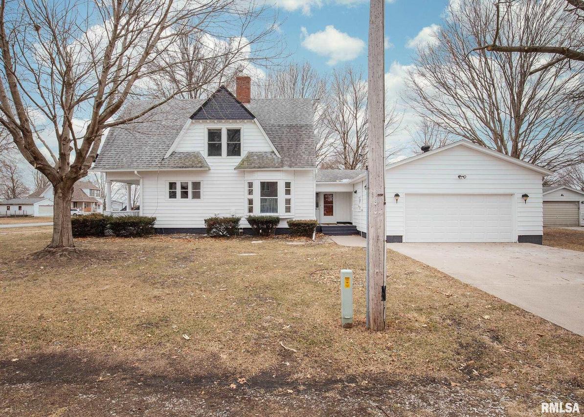 2001 12th St., Viola, IL