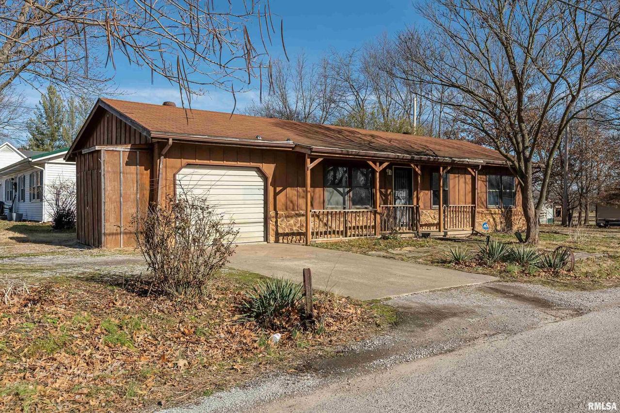 906 Indiana St., Eldorado, IL 62930