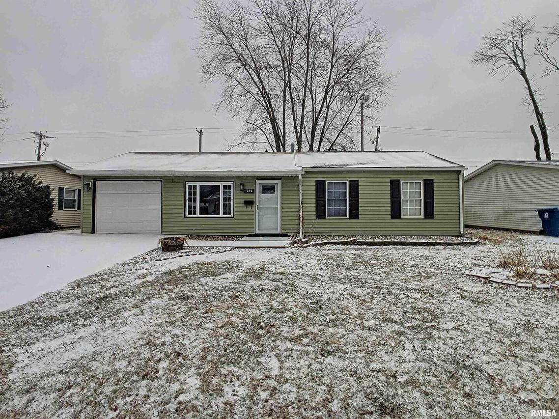 752 41st Ave., East Moline, IL 61244
