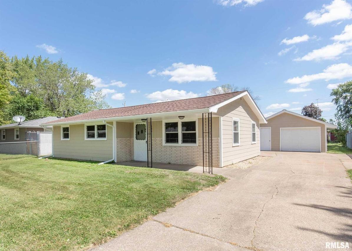 625 13th Ave., Hampton, IL 61256