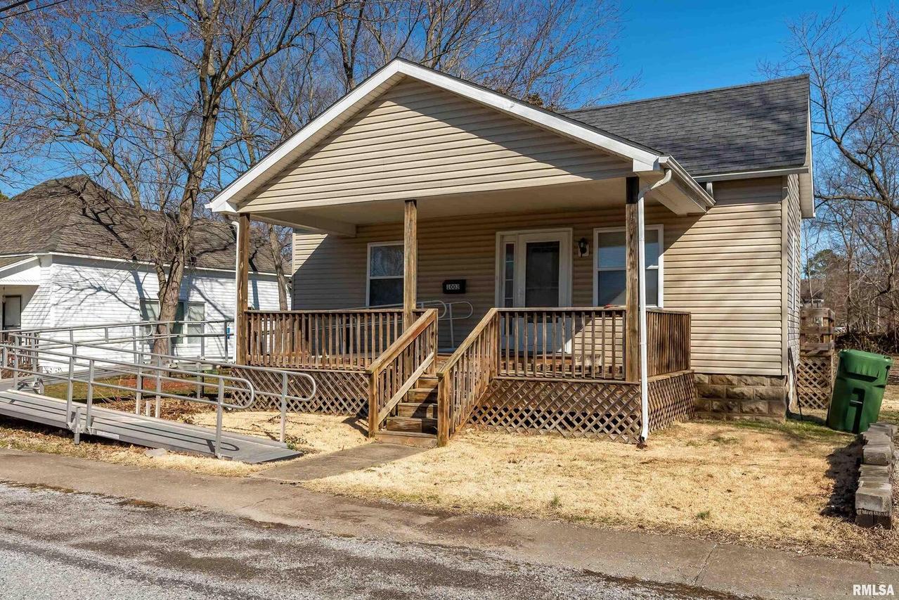 1003 Follis Ave., Johnston City, IL 62951