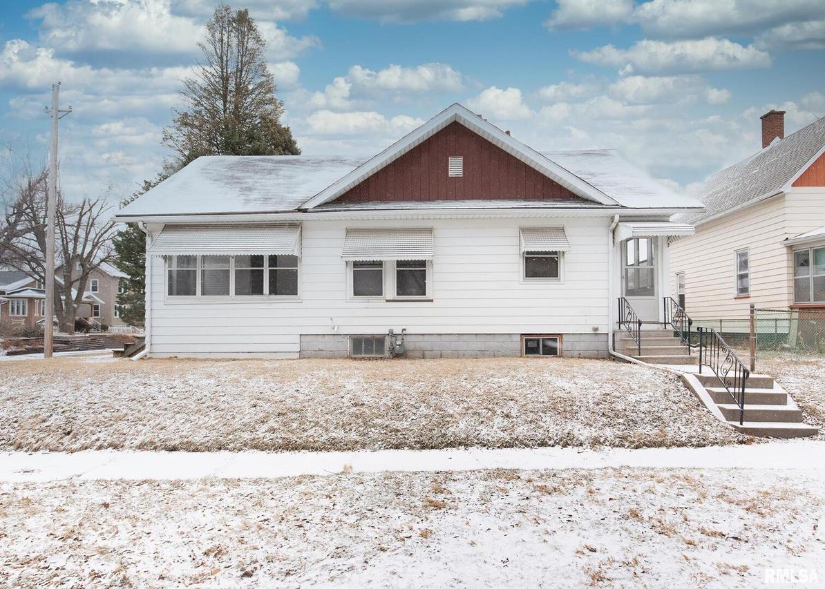 3200 14th Ave., Rock Island, IL 61201