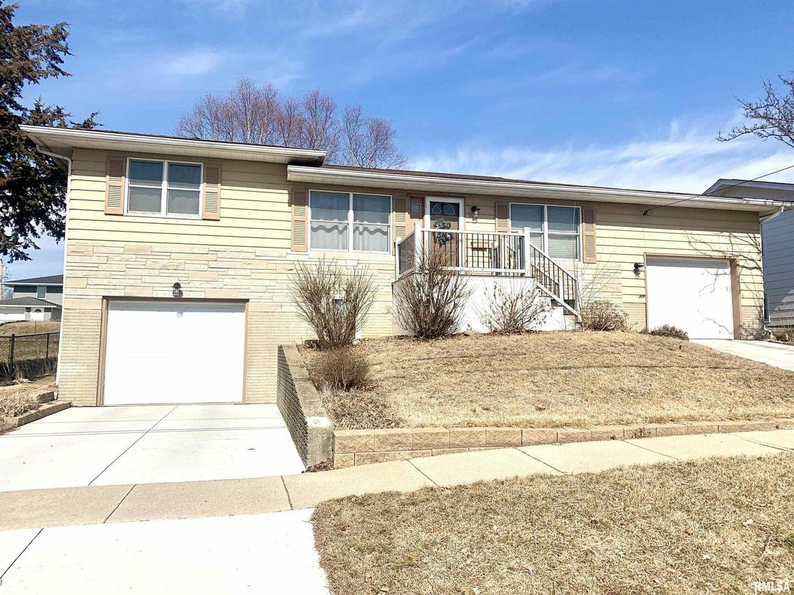 919 3rd Ave., Fulton, IL 61252