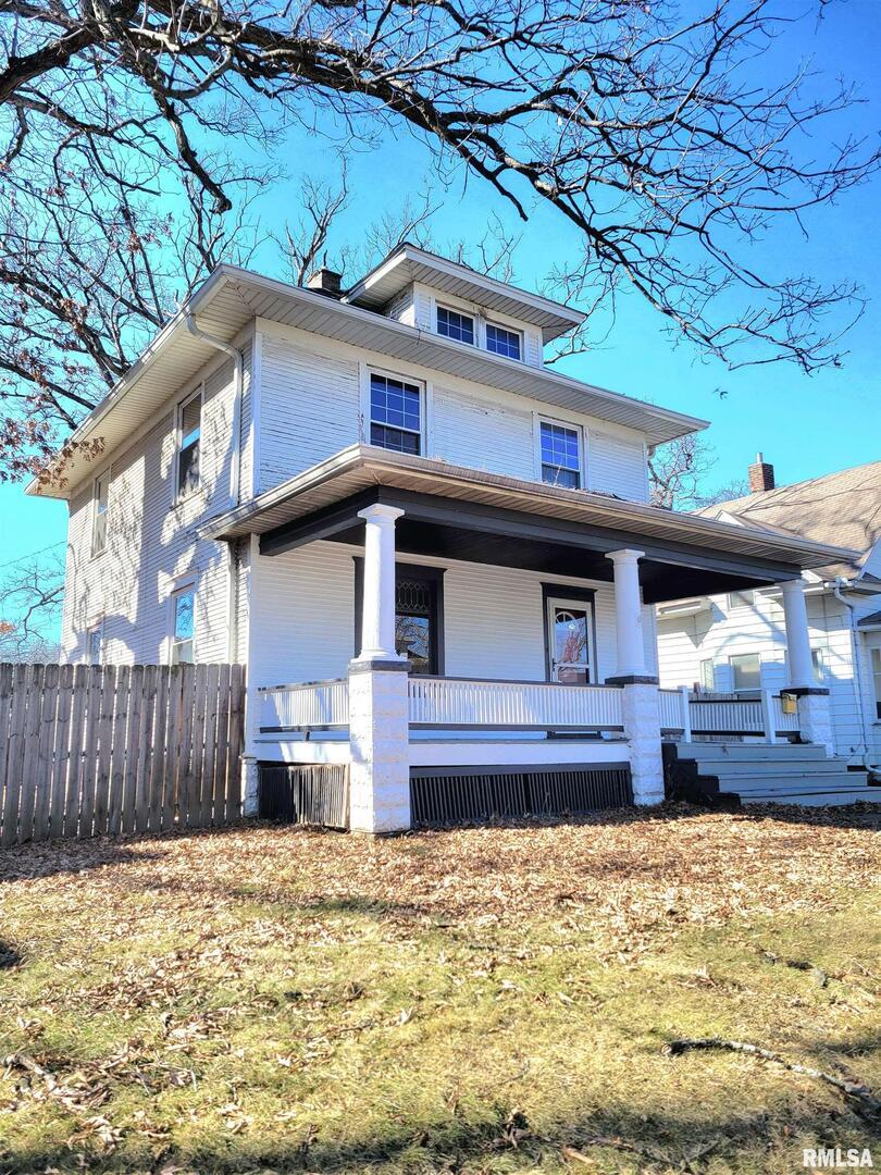 1538 29 1/2 St., Rock Island, IL 61201