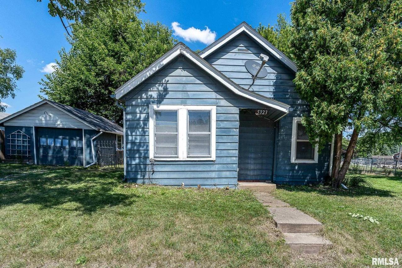 5323 12th Ave., Moline, IL 61265