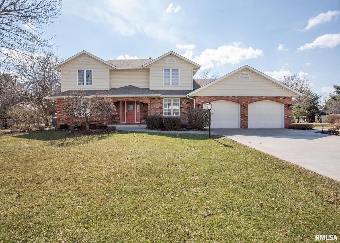 63 White Pine Rd., Geneseo, IL 61254