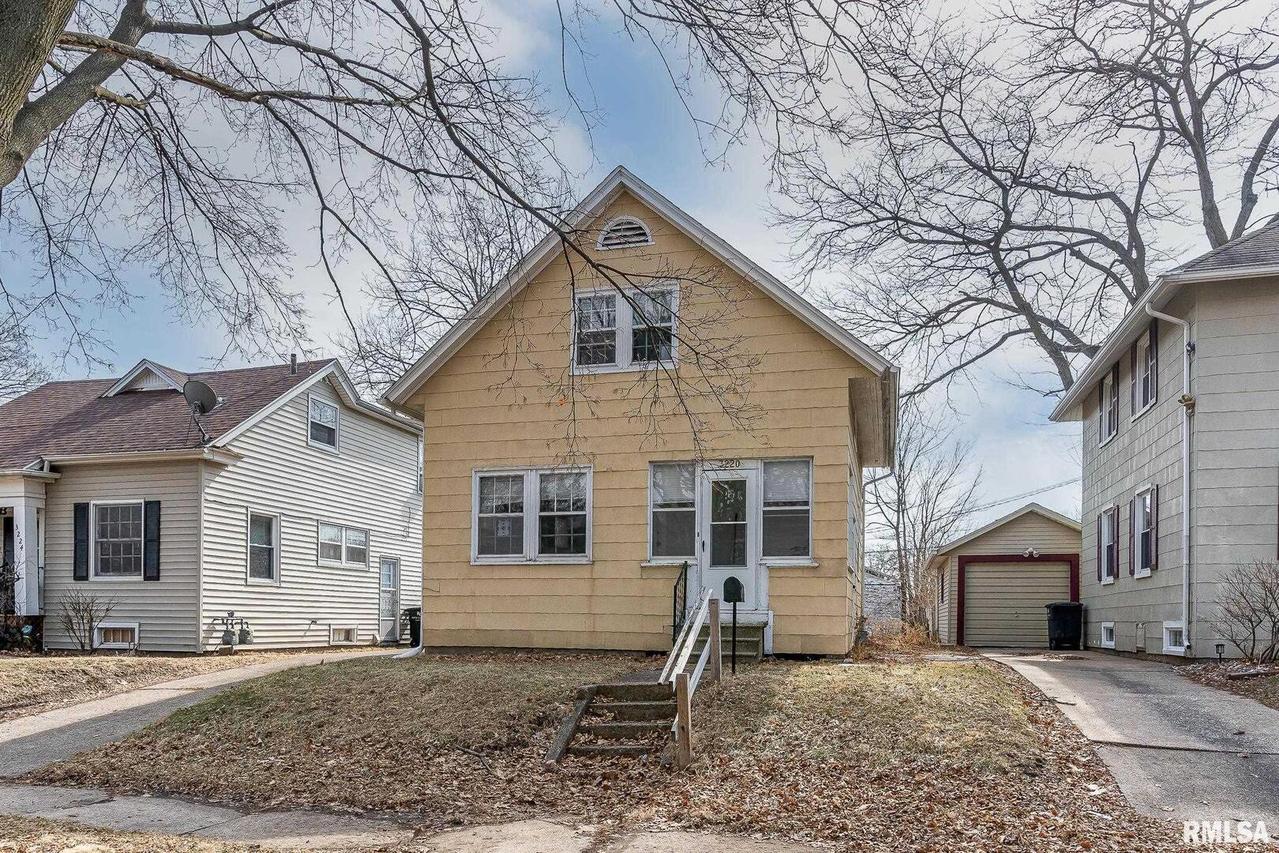 3220 16th Ave., Rock Island, IL 61201