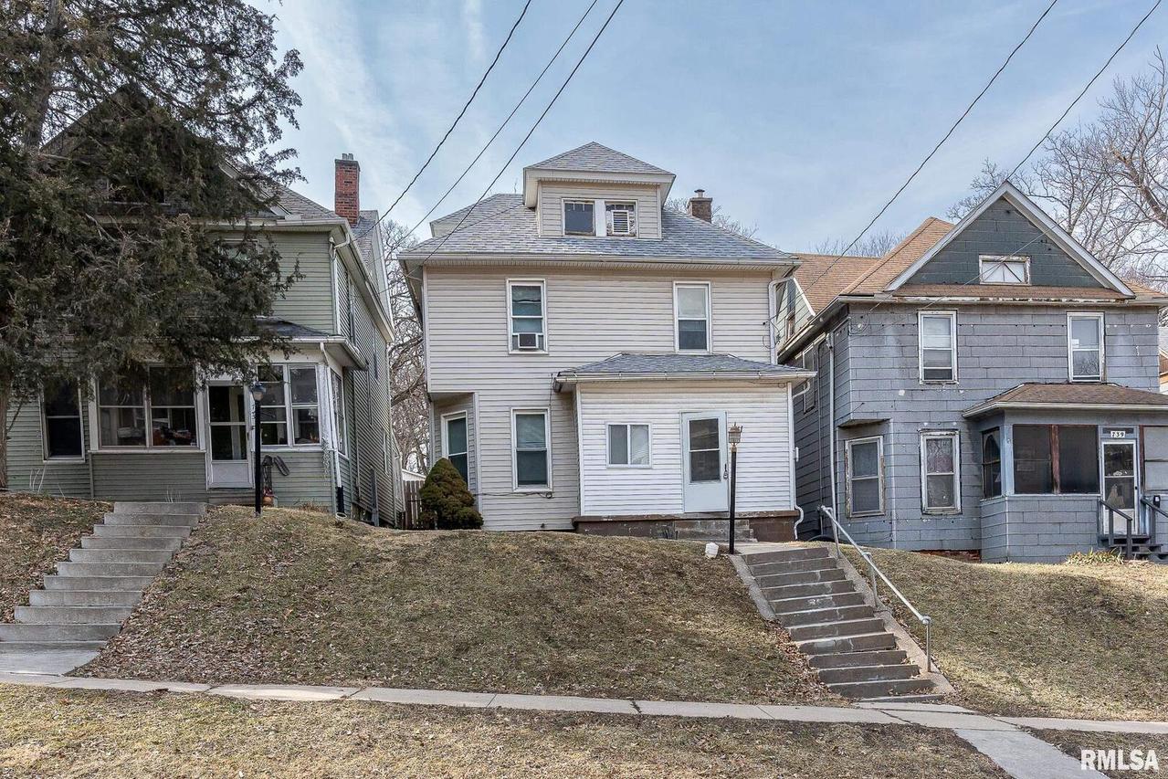 741 25th St., Moline, IL 61265