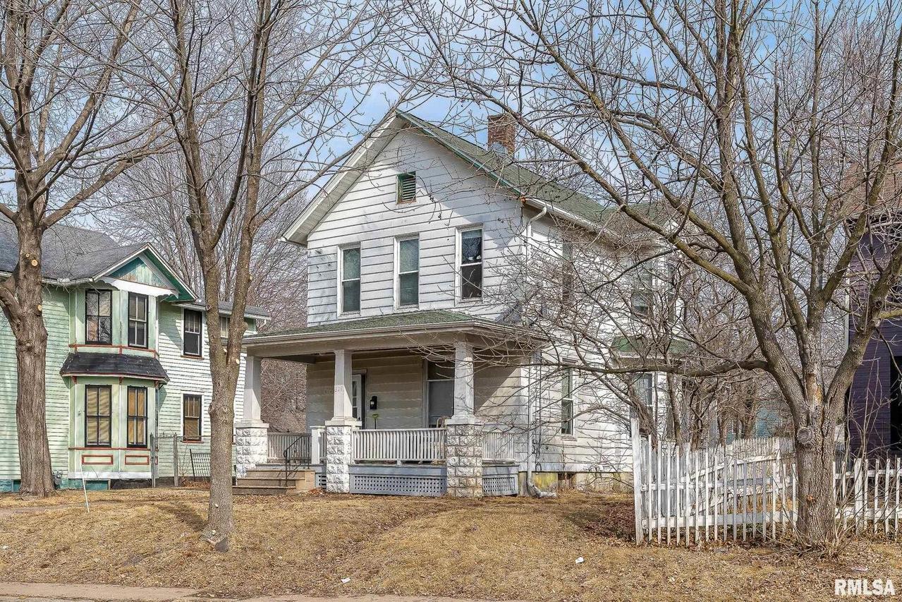 829 17th St., Rock Island, IL 61201