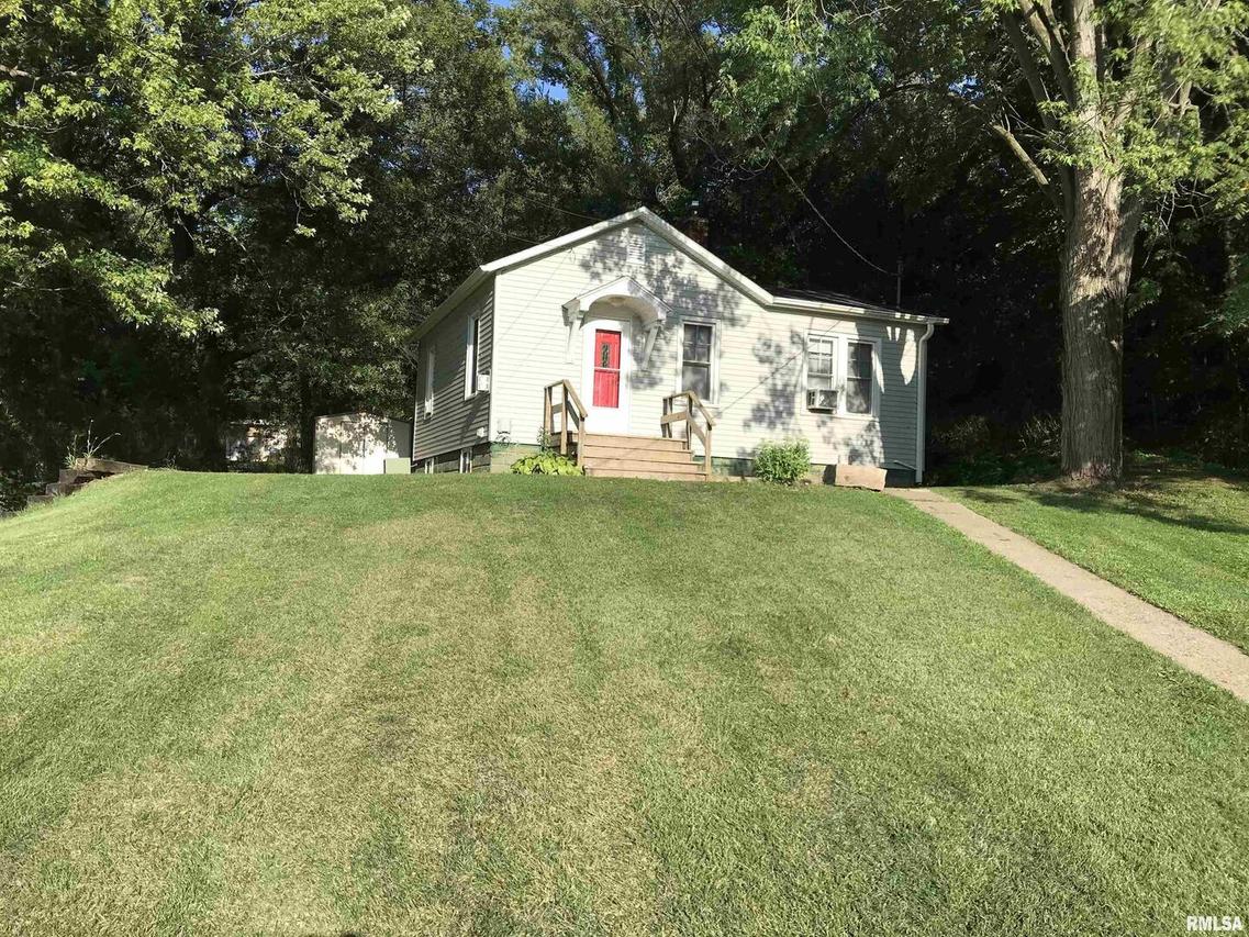 2309 E 2nd St., Coal Valley, IL 61240