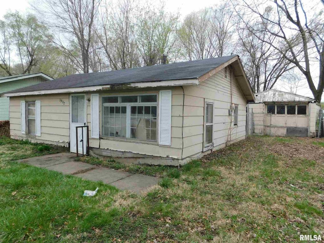 3907 15th St. #B, Moline, IL 61265