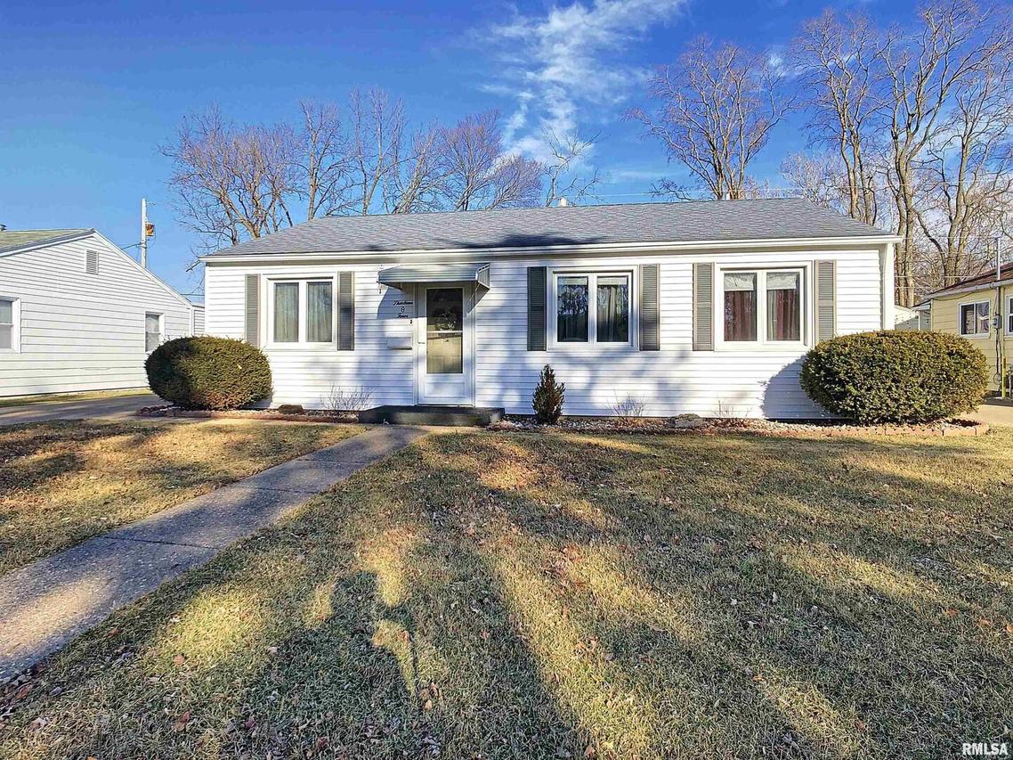 1304 39th St., Moline, IL 61265