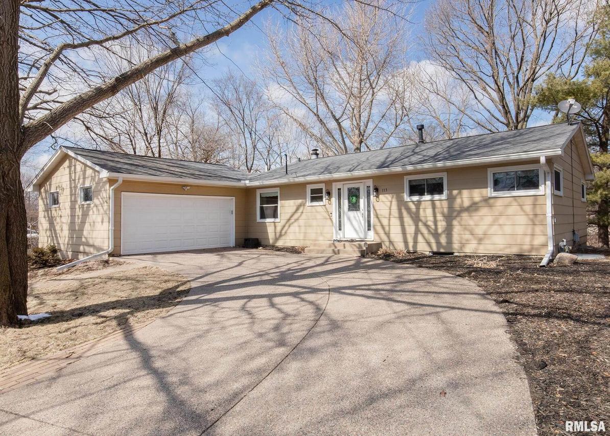 113 31st Ave., Moline, IL 61265