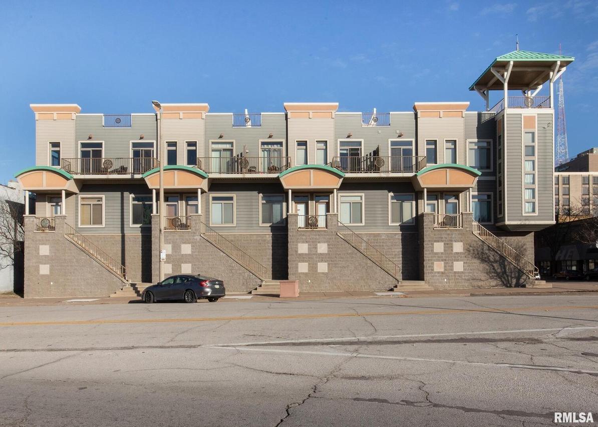 151 16th St., Rock Island, IL 61201