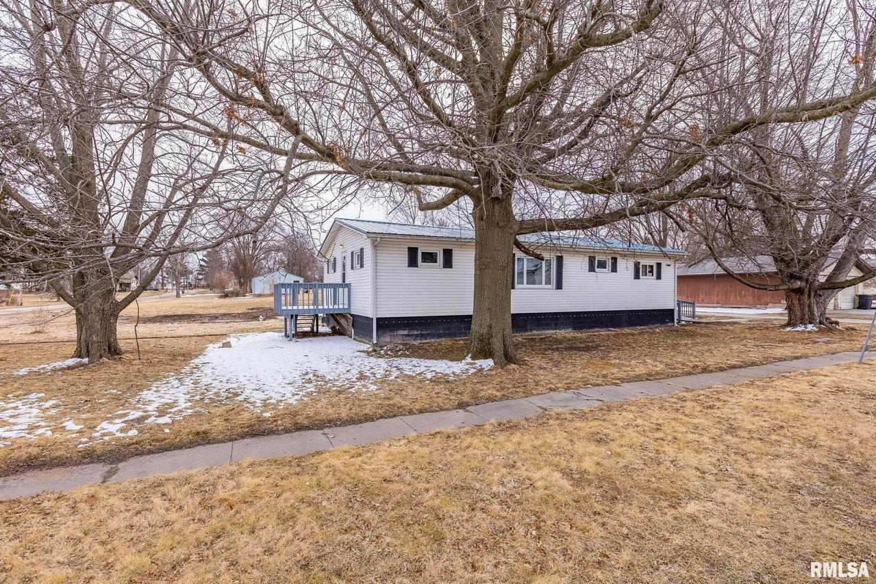 1602 Jackson St., Keithsburg, IL 61442