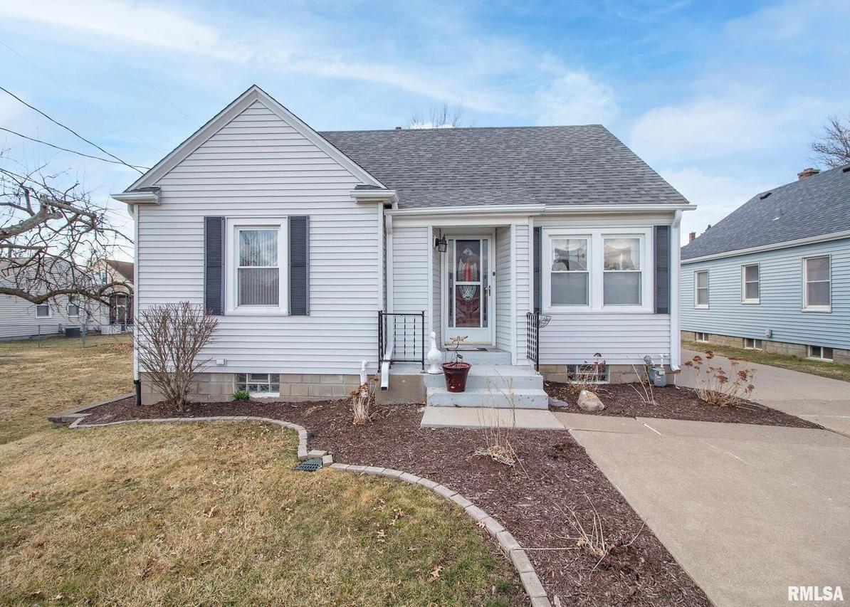 3225 7th St., Moline, IL 61265