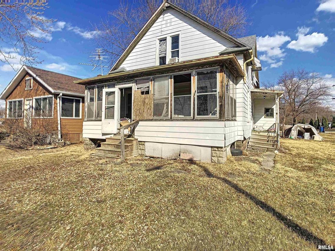 812 21st St., East Moline, IL 61244