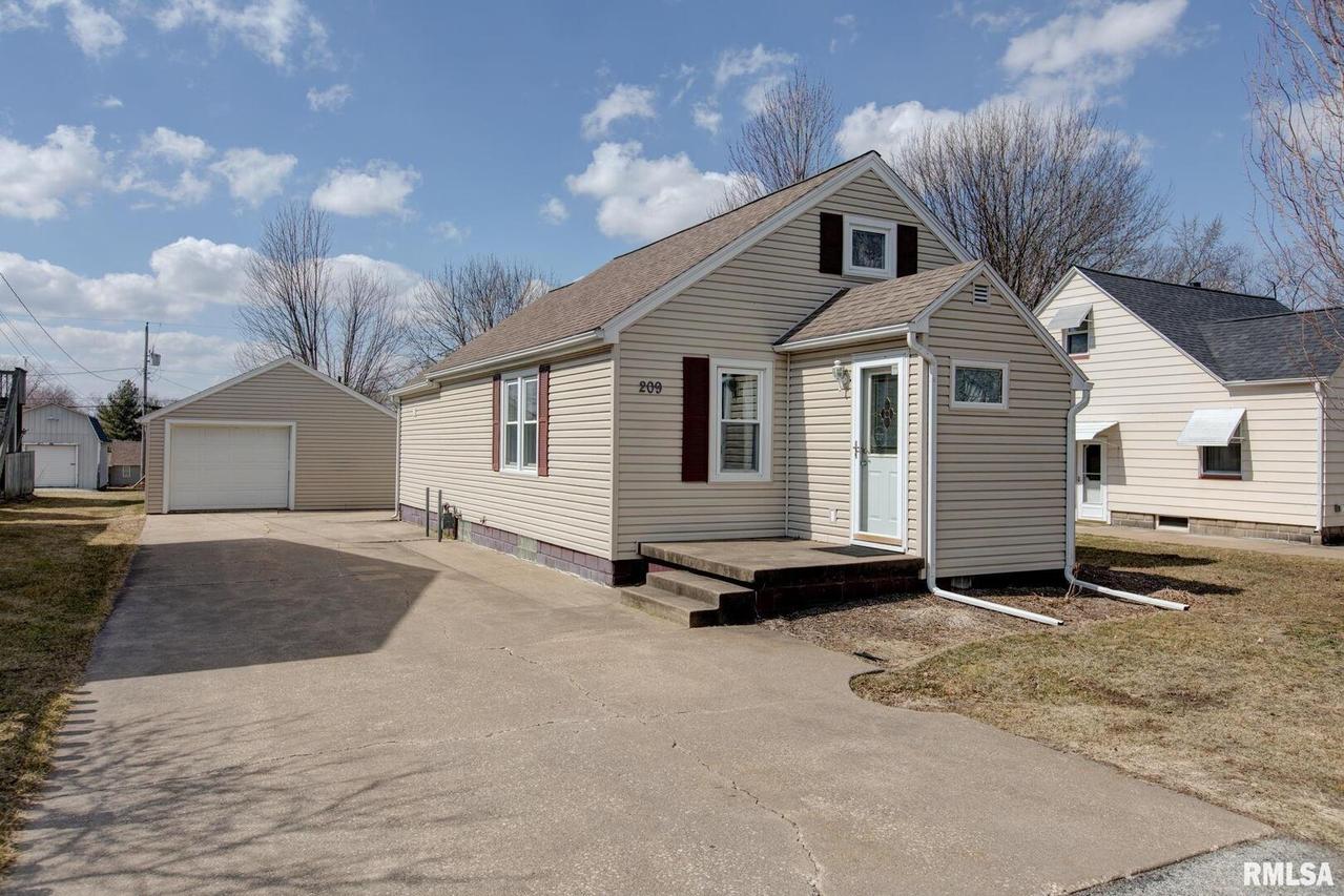 209 3rd St., Colona, IL 61241