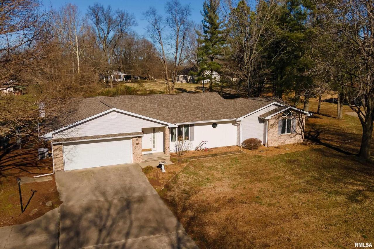 12608 Whispering Pines Ln., Marion, IL 62959