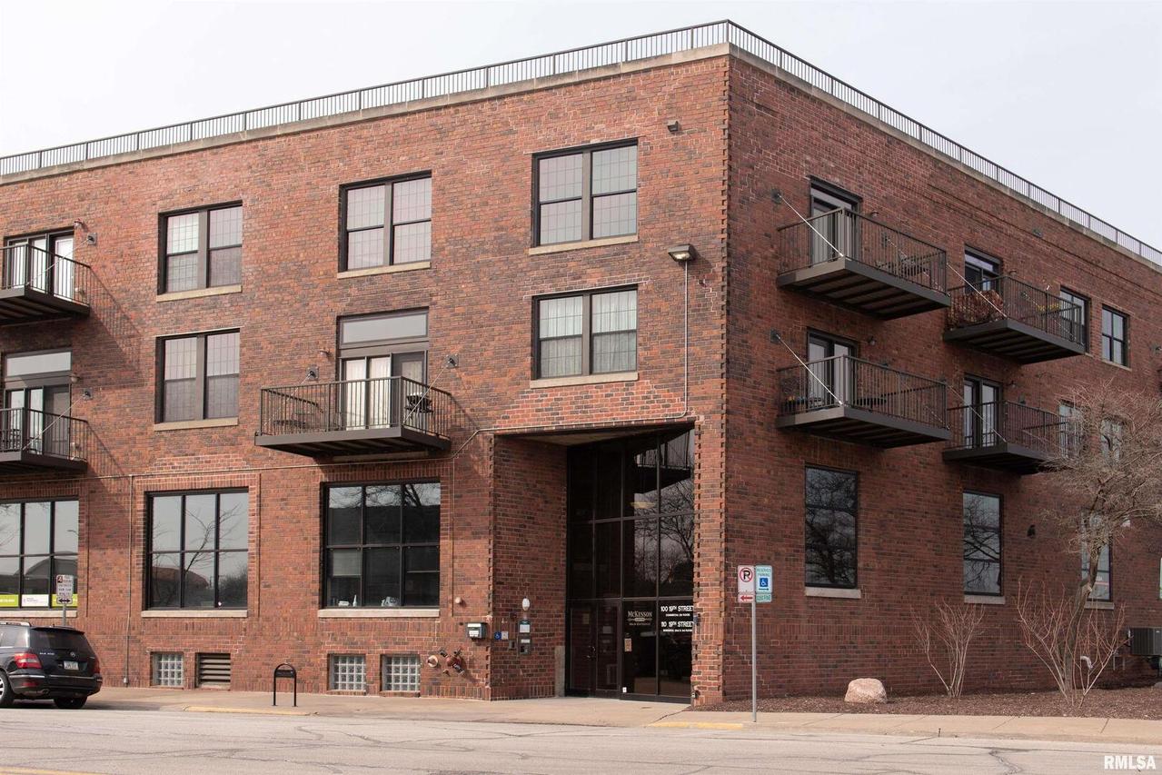 110 19th St. #302, Rock Island, IL 61201