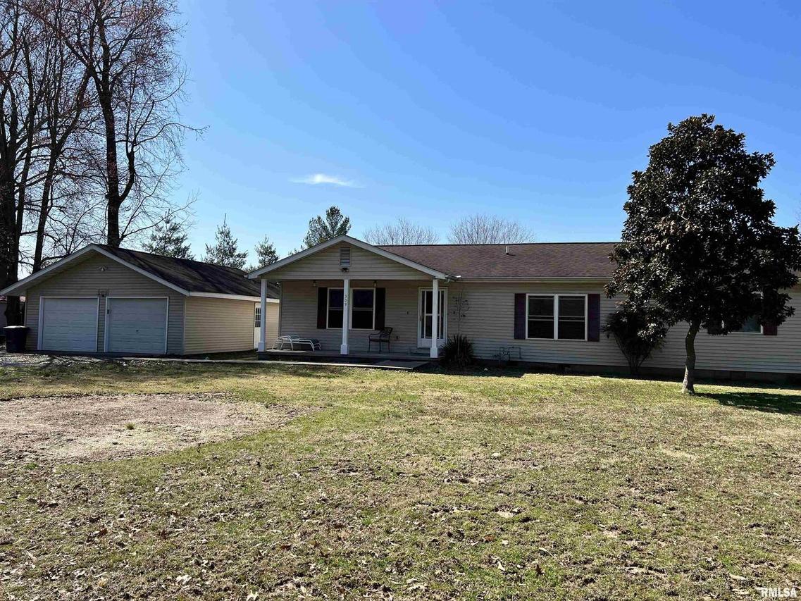 309 Walnut St., Energy, IL 62933