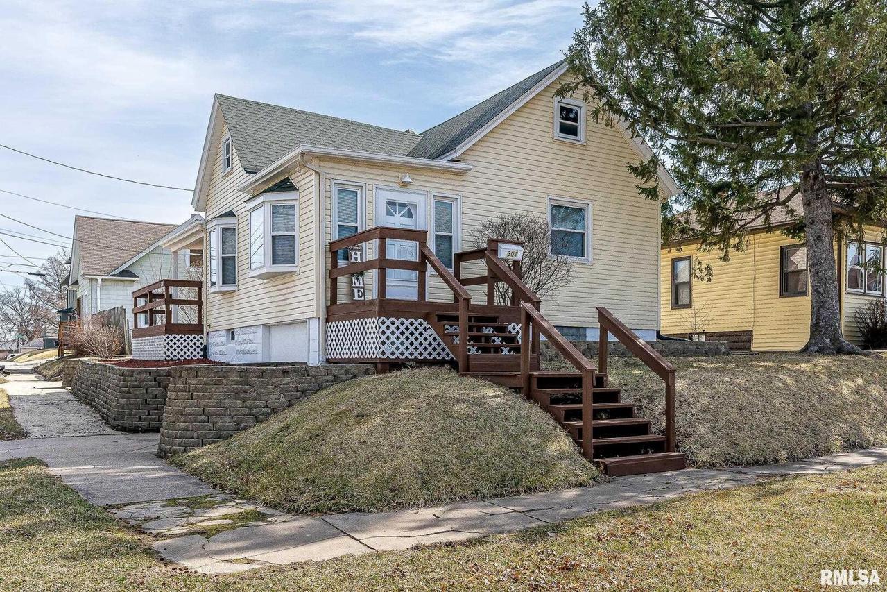 301 8th St., Silvis, IL 61282