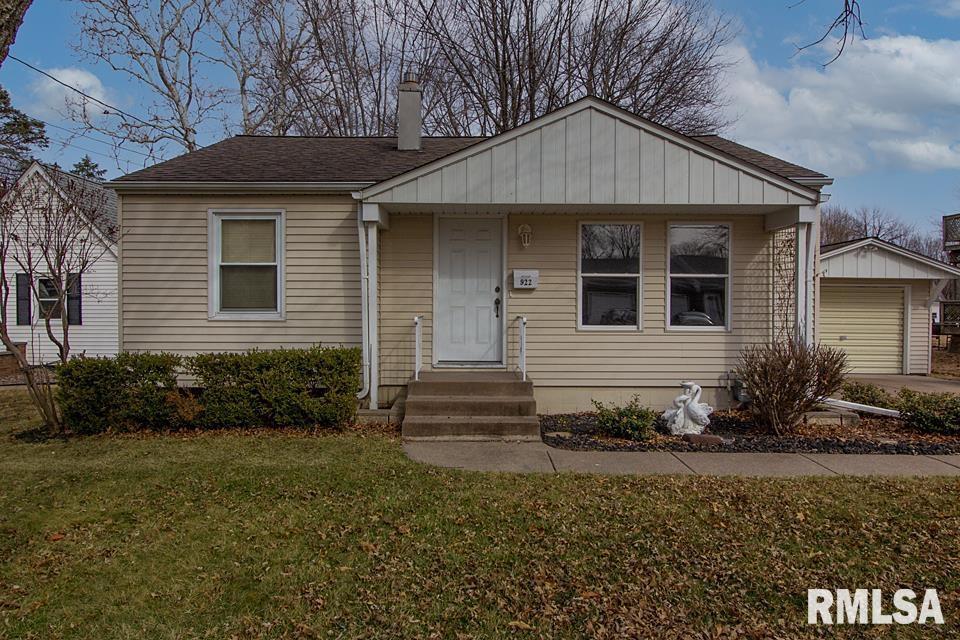 922 42nd St., Moline, IL 61265