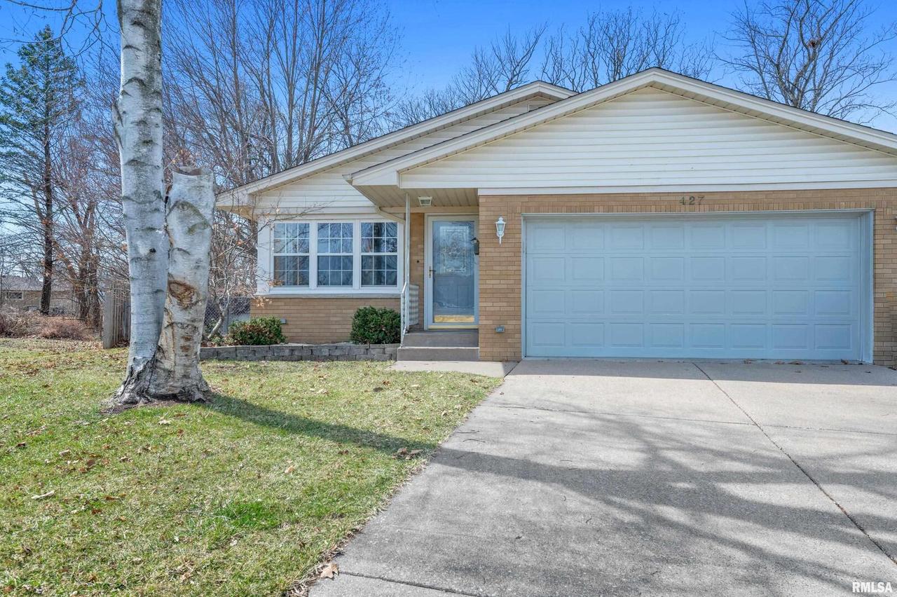 427 32nd Ave., East Moline, IL 61244