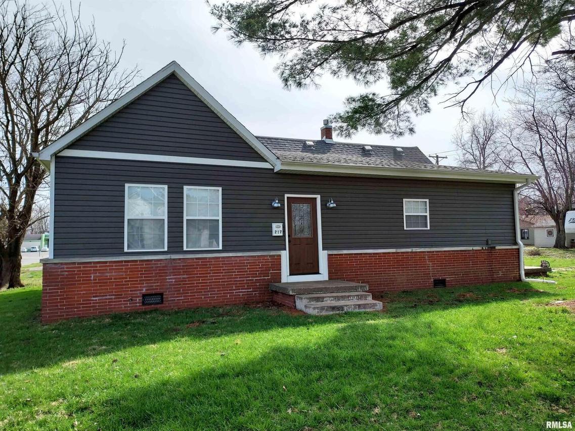 217 N 9th St., Herrin, IL 62948