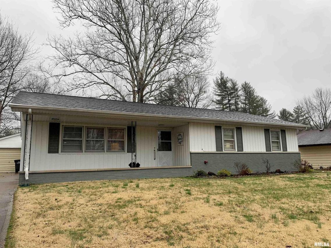 207 S Wedgewood Ln., Carbondale, IL 62901