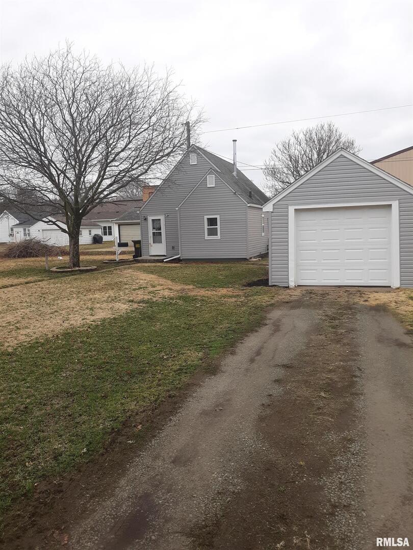 1225 14th Ave., Fulton, IL 61252