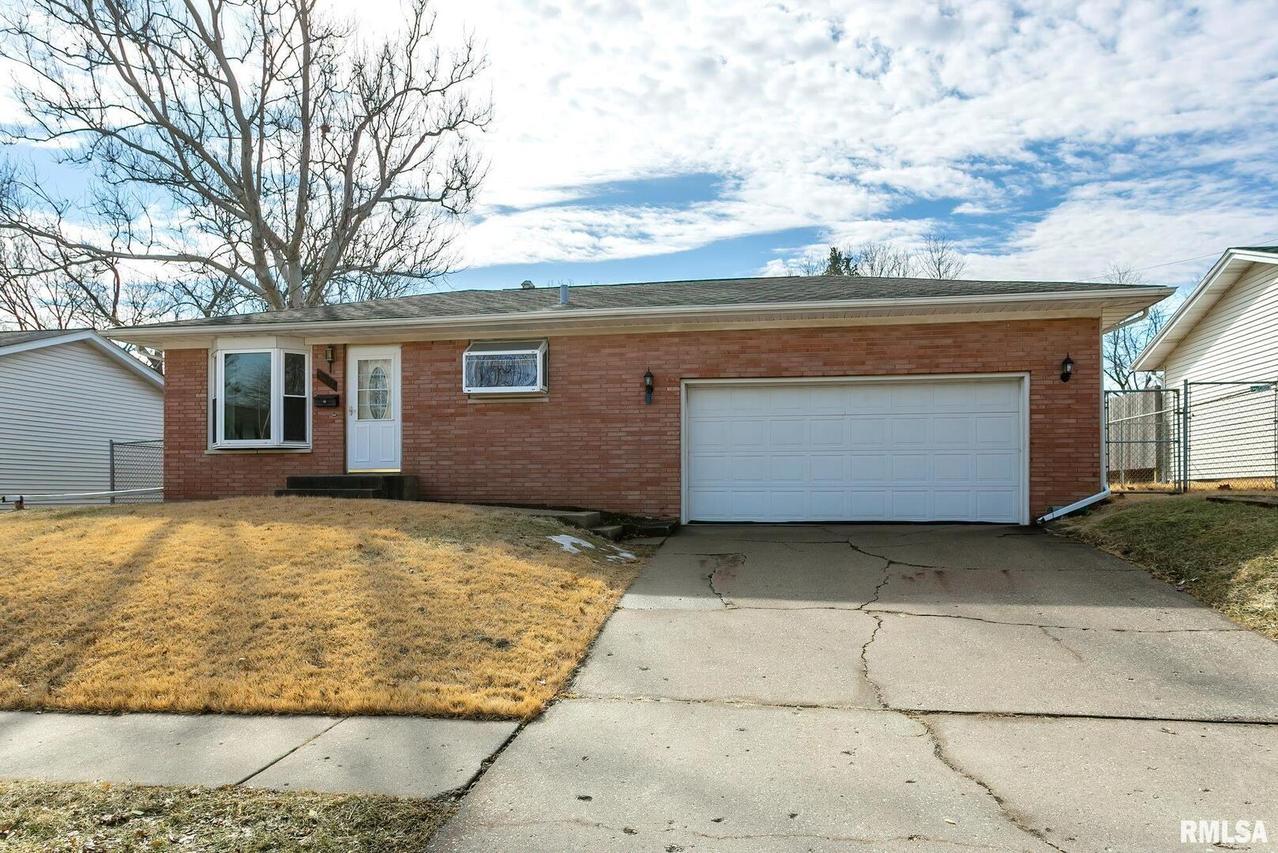 5414 11th Ave. #B, Moline, IL 61265